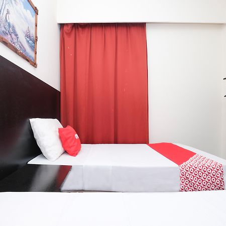Hotel Sri Sutra - Sungai Buloh Petaling Jaya Exteriör bild