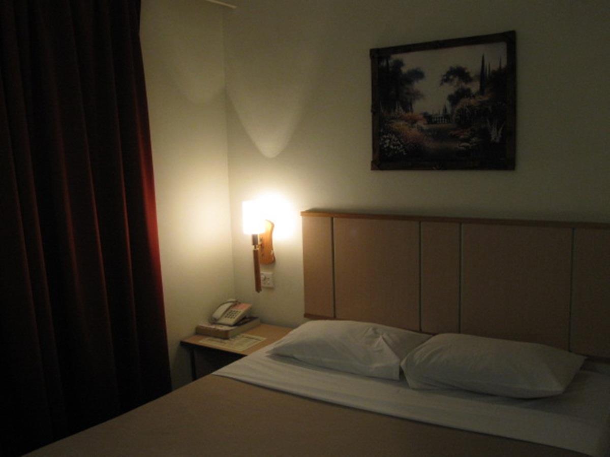 Hotel Sri Sutra - Sungai Buloh Petaling Jaya Exteriör bild